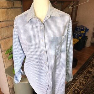 REPUBLIC SIZE LARGE BLUE & WHITE GINGHAM LONG SLEEVE BUTTON UP SHIRT